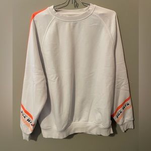 Sarah’s Day White Fox Boutique Crewneck. Size Medium.